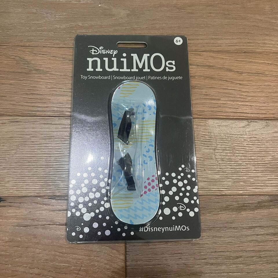 لعبة ديزني باركس نويموس على الجليد جديدة في العبوة