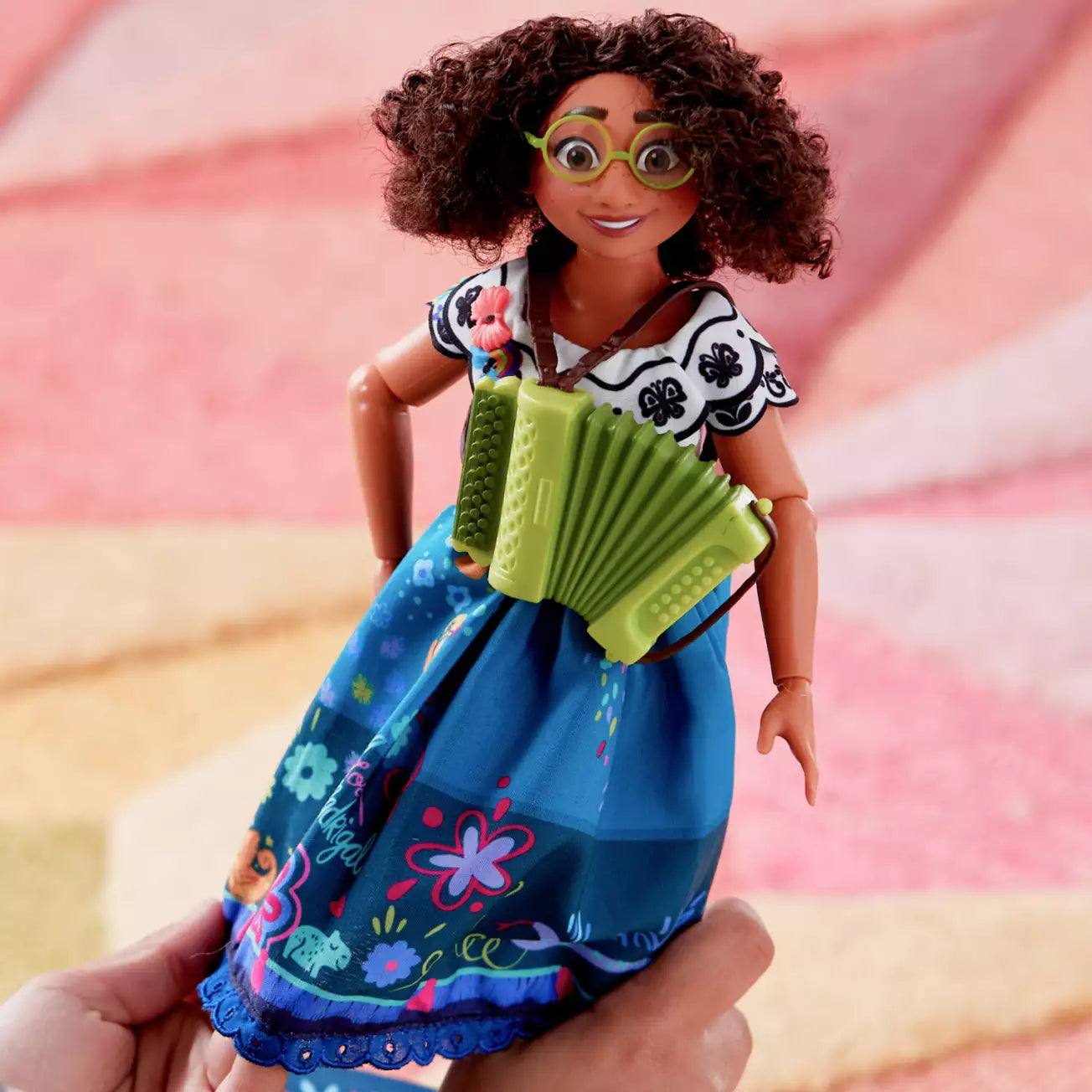 Mirabel Singing Doll, Encanto