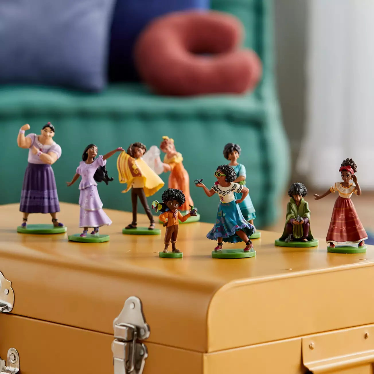 Encanto Deluxe Figurine Playset