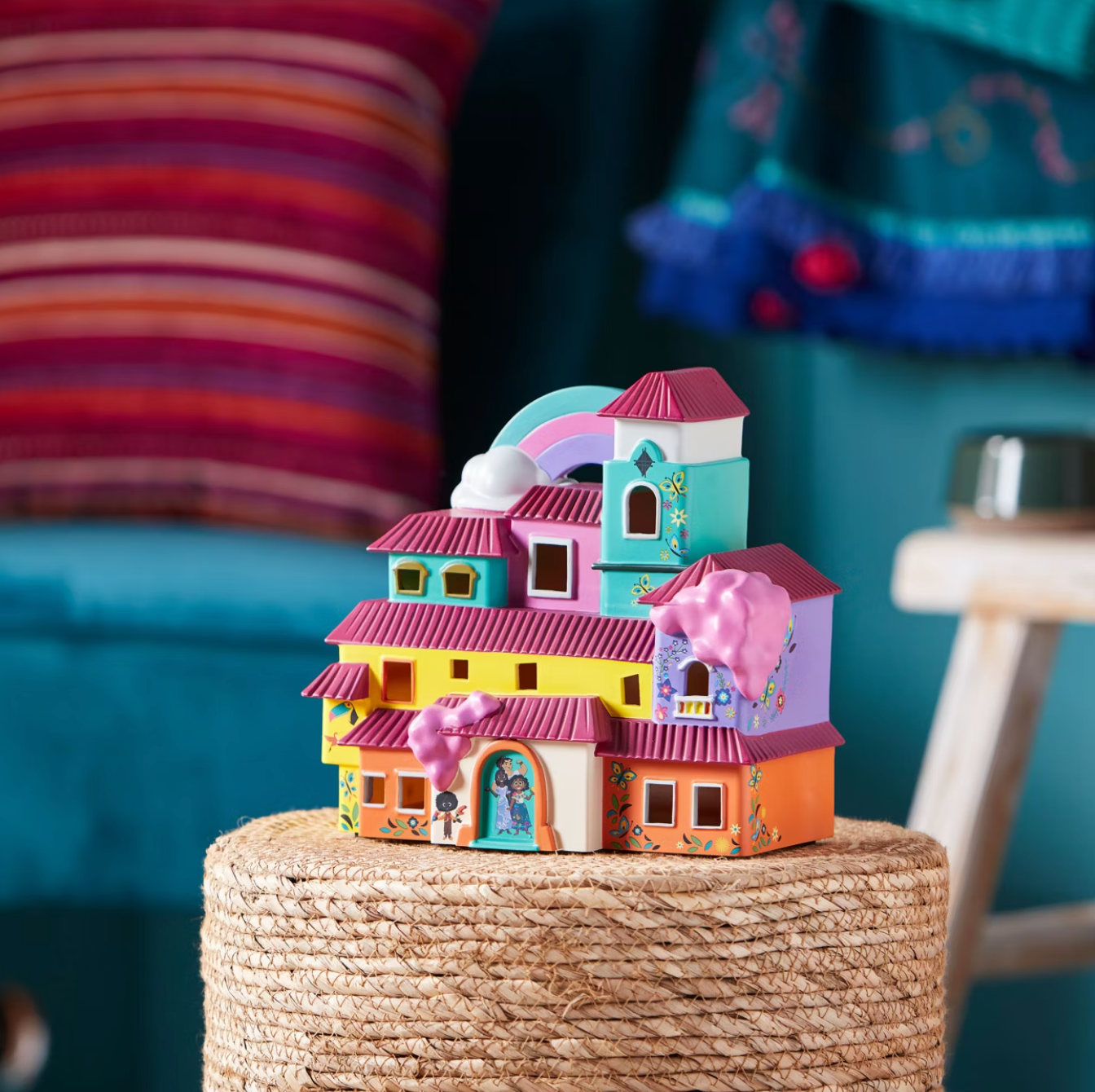Casa Madrigal Light-Up Figure, Encanto